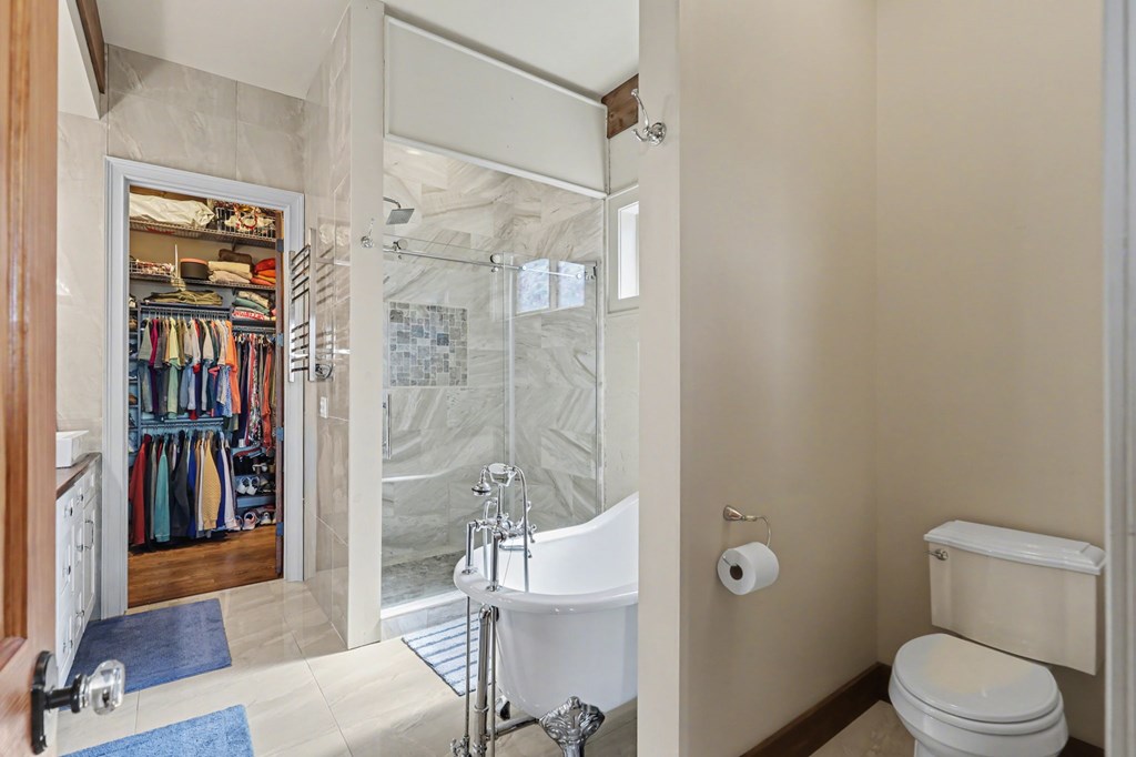 899 Ridge Pointe Way