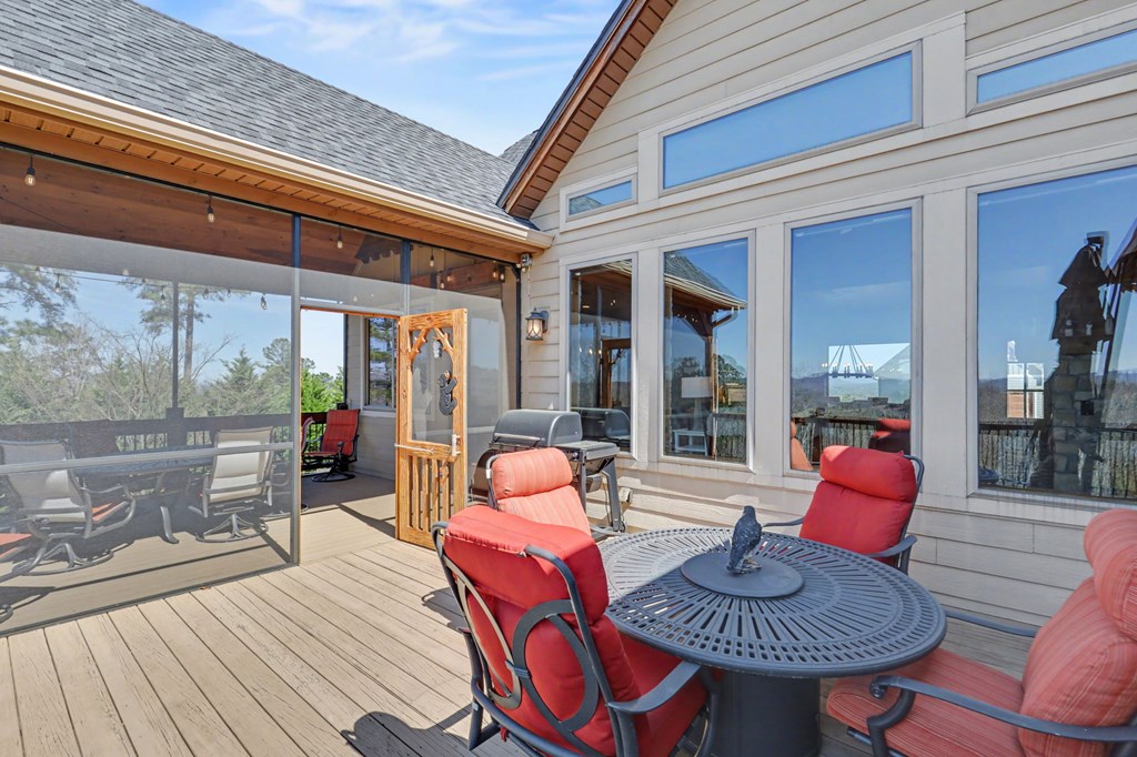 899 Ridge Pointe Way