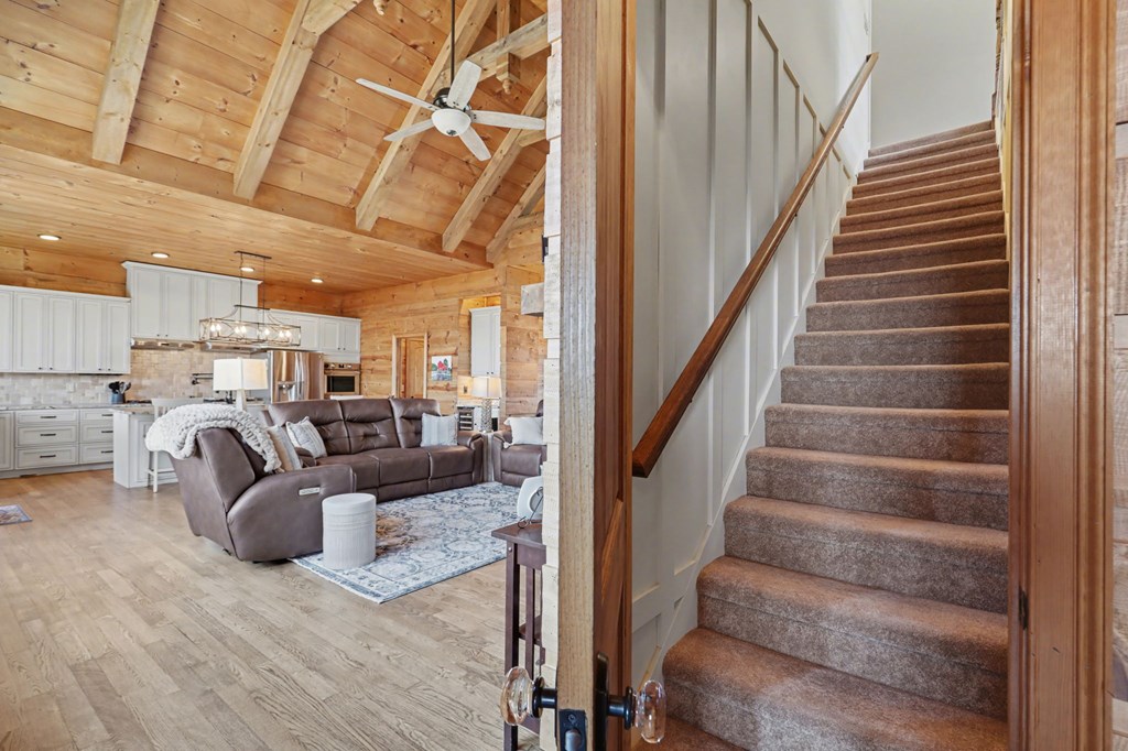 899 Ridge Pointe Way