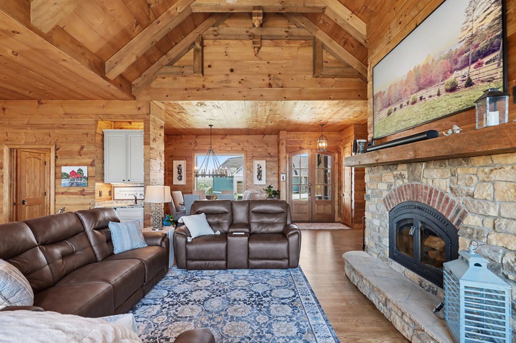 899 Ridge Pointe Way