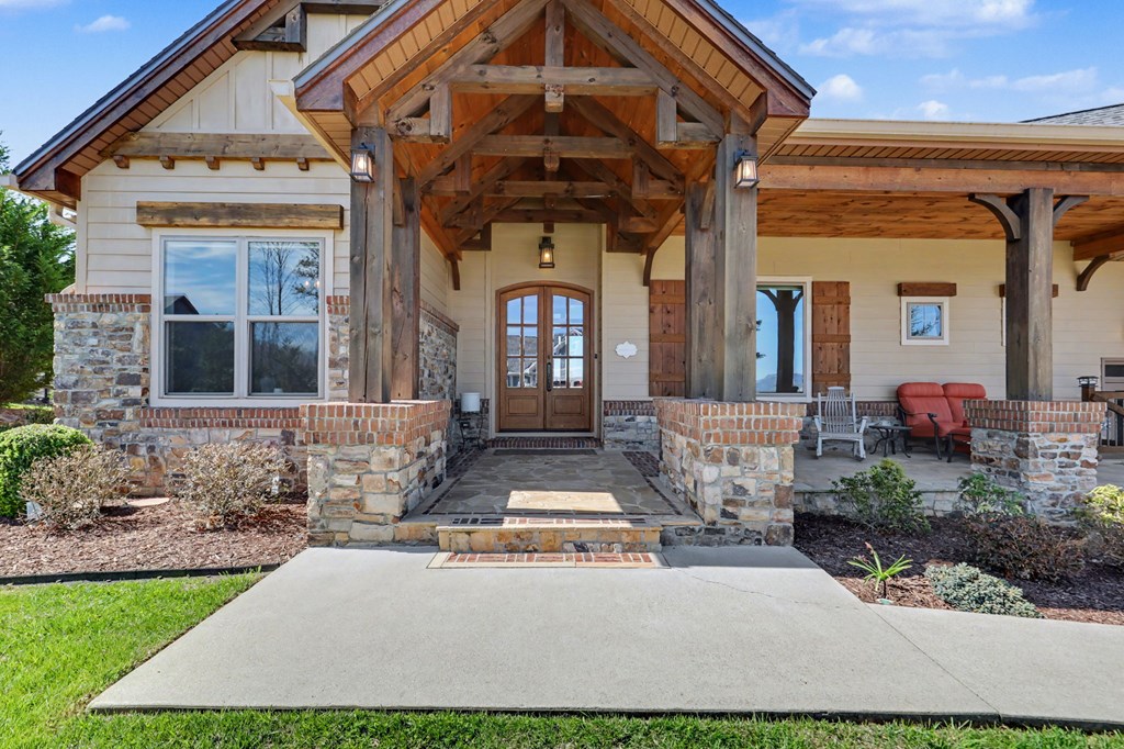 899 Ridge Pointe Way