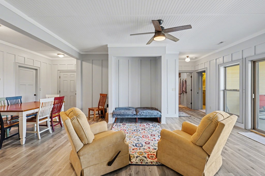 899 Ridge Pointe Way