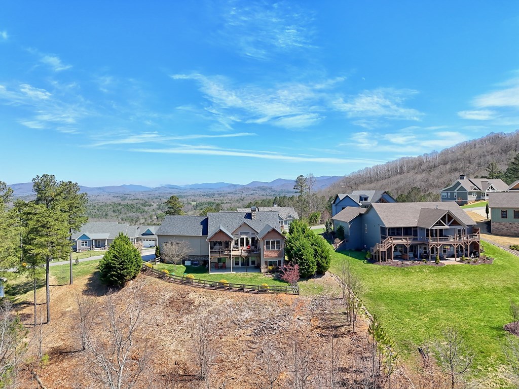 899 Ridge Pointe Way