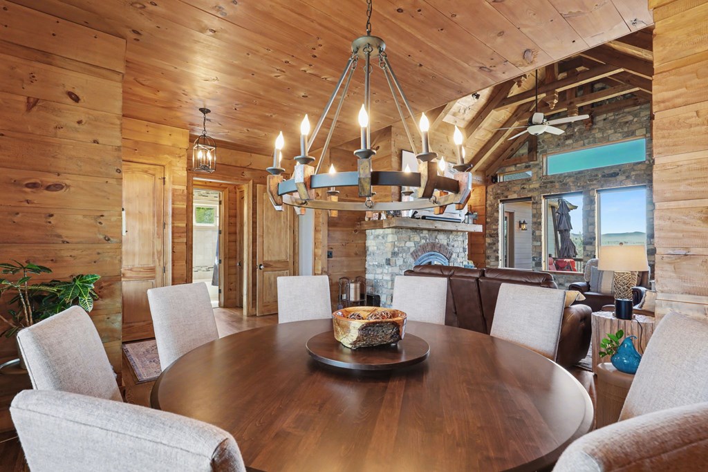 899 Ridge Pointe Way