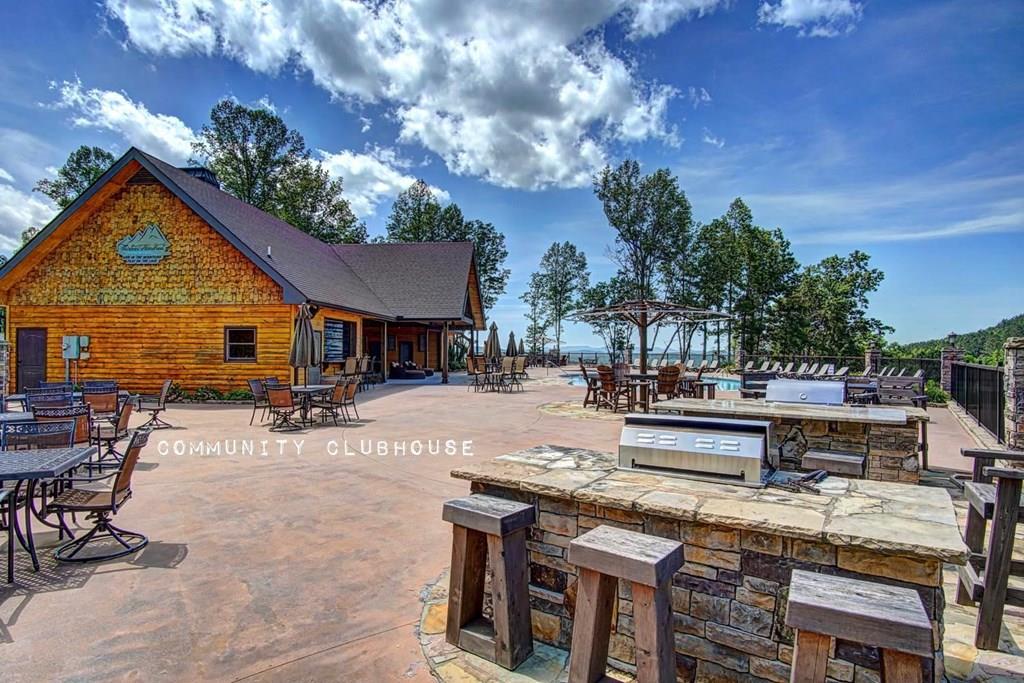 899 Ridge Pointe Way