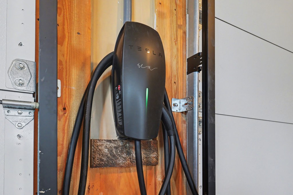 899 Ridge Pointe Way