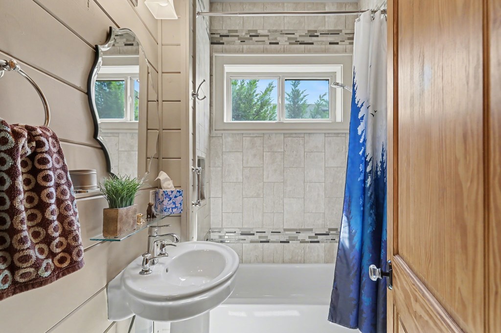 899 Ridge Pointe Way