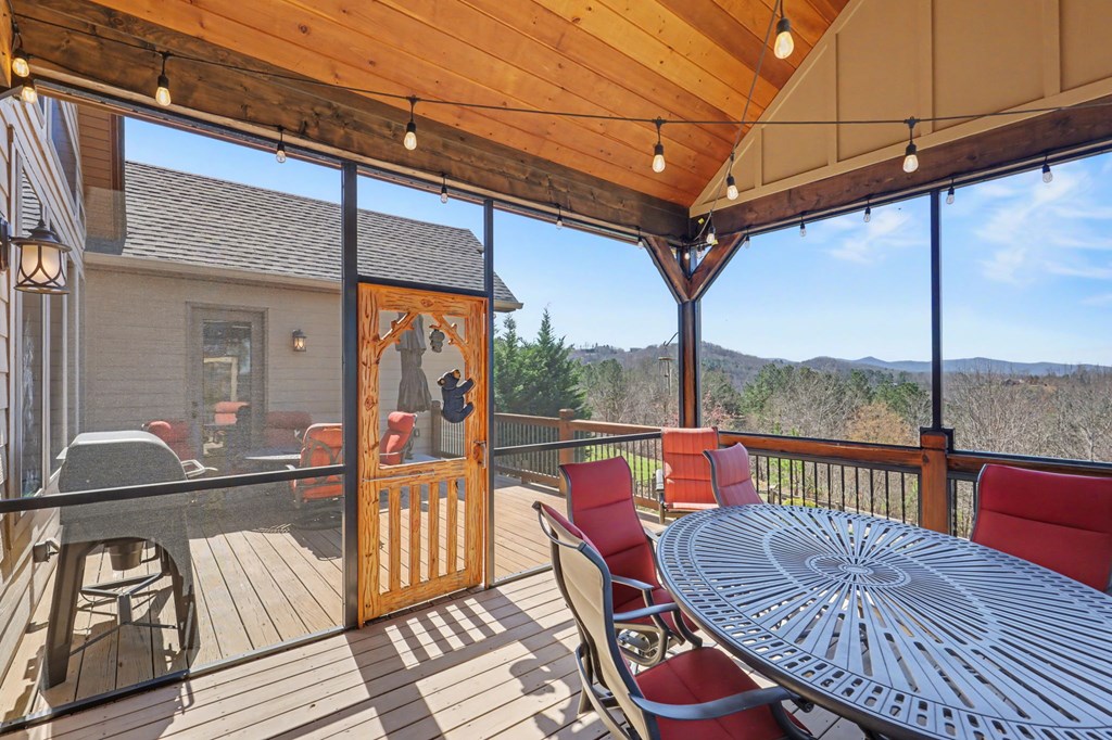 899 Ridge Pointe Way