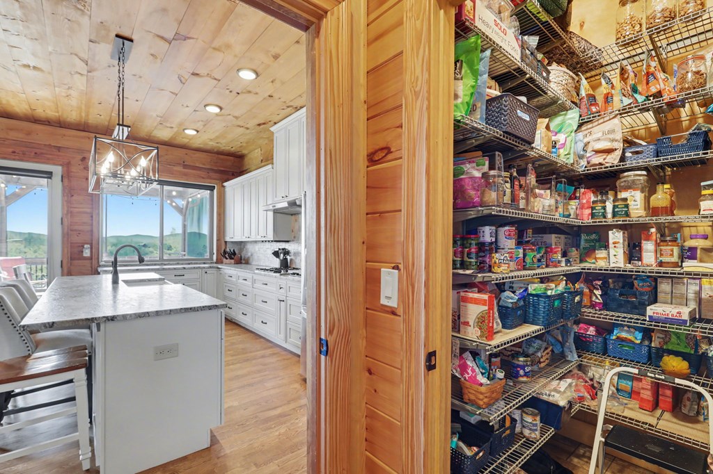 899 Ridge Pointe Way