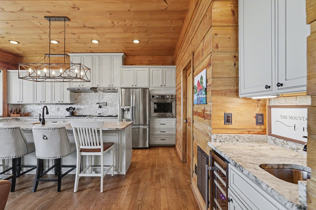 899 Ridge Pointe Way