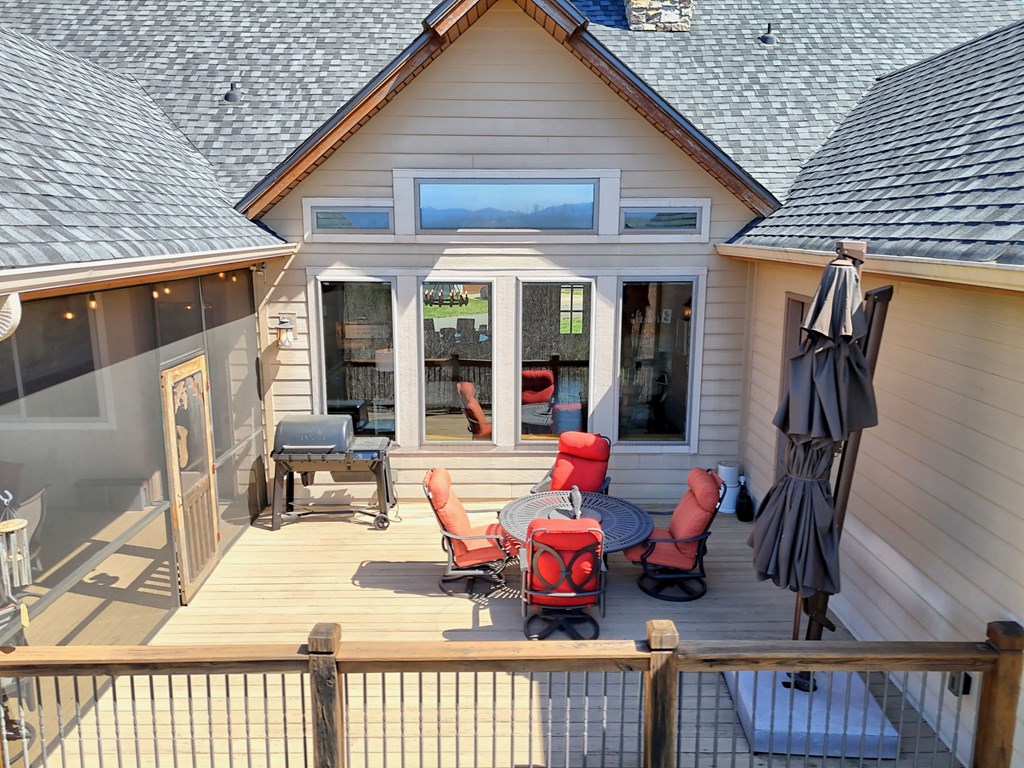 899 Ridge Pointe Way