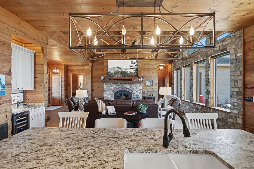 899 Ridge Pointe Way