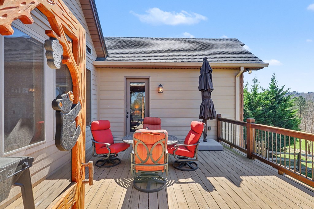 899 Ridge Pointe Way