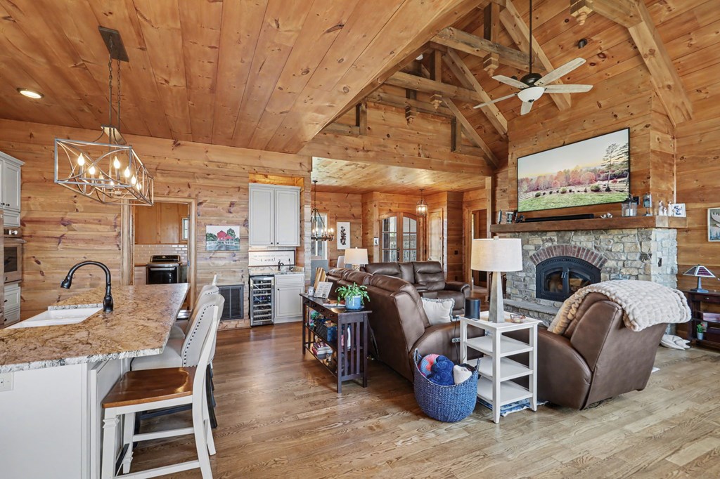 899 Ridge Pointe Way