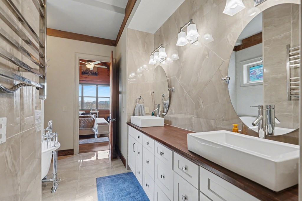 899 Ridge Pointe Way