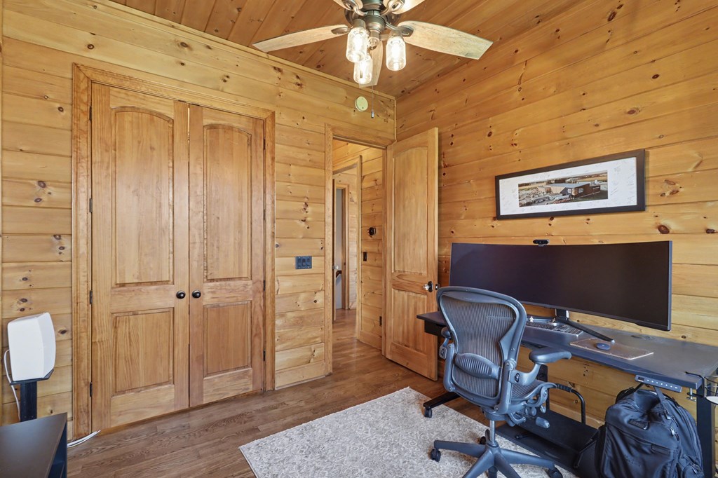 899 Ridge Pointe Way