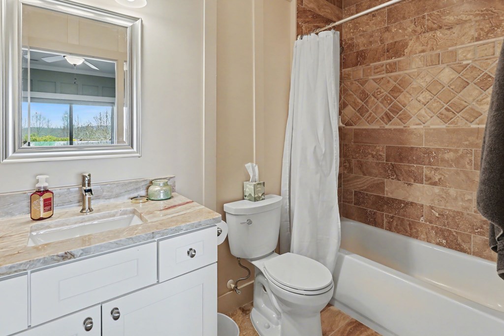 899 Ridge Pointe Way