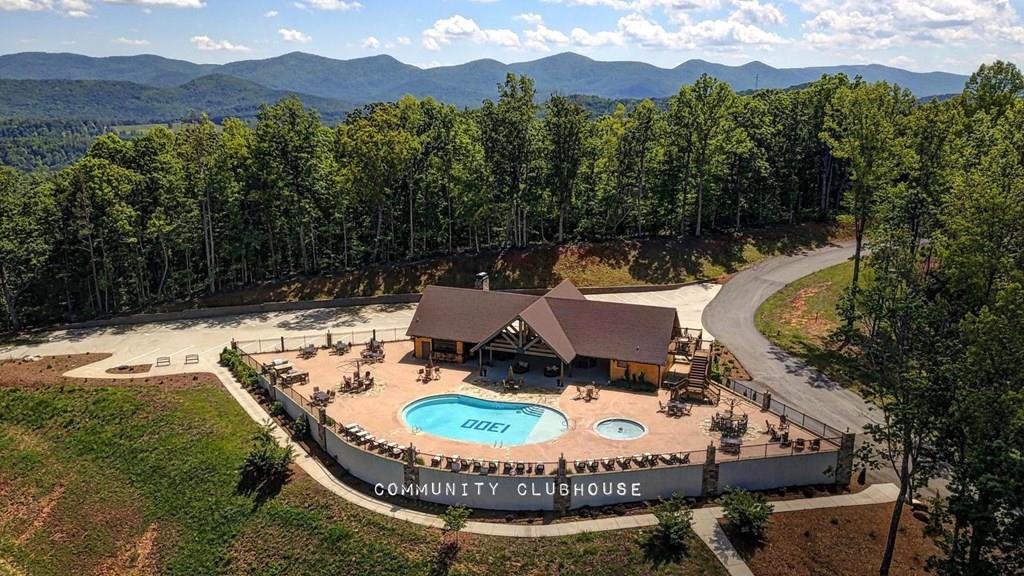 899 Ridge Pointe Way