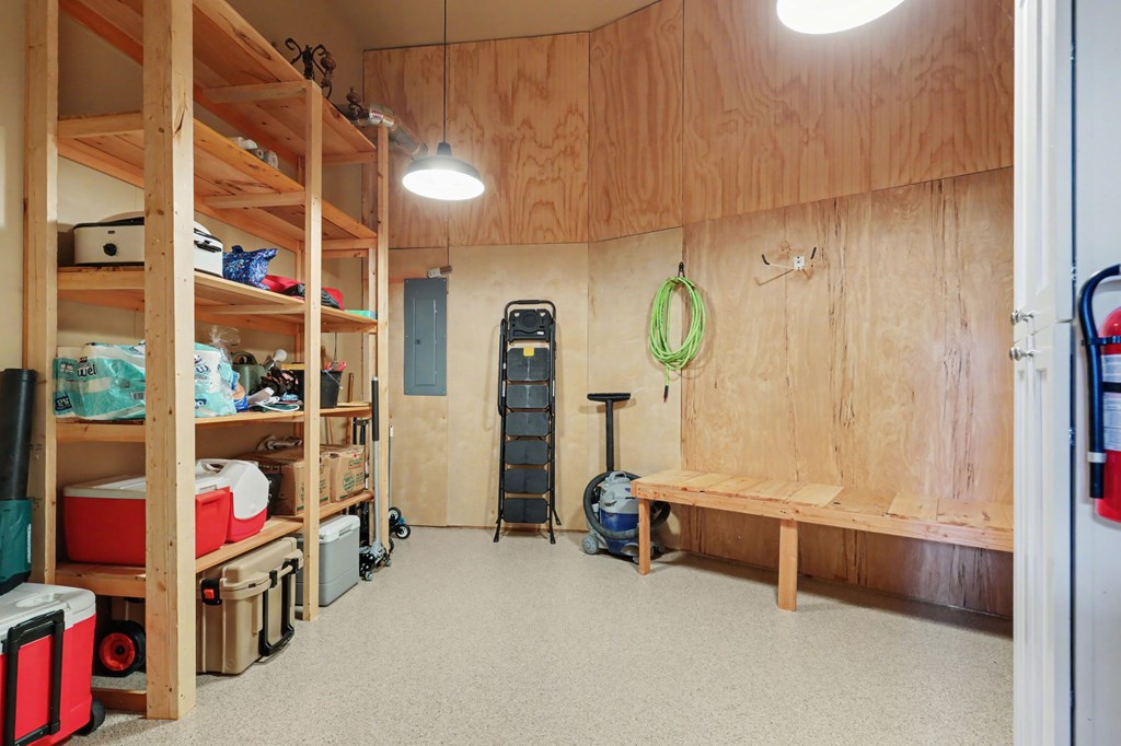 899 Ridge Pointe Way