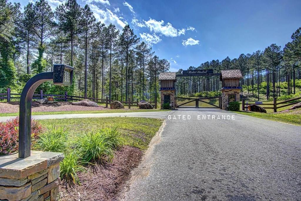 899 Ridge Pointe Way