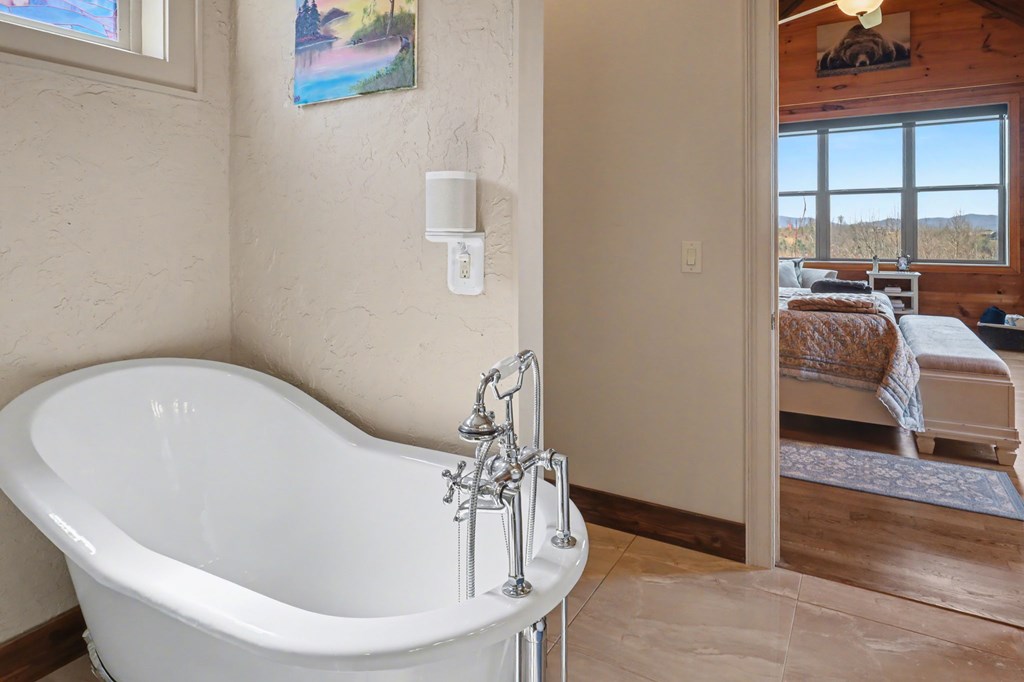 899 Ridge Pointe Way