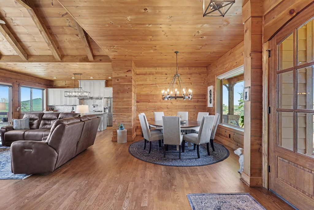 899 Ridge Pointe Way