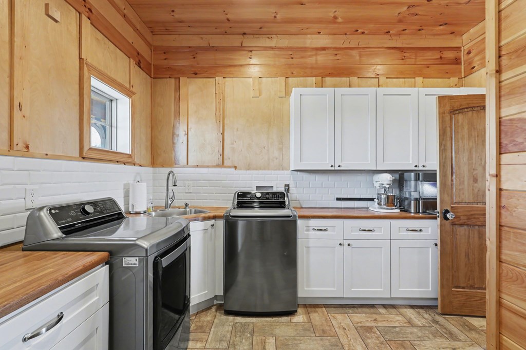 899 Ridge Pointe Way