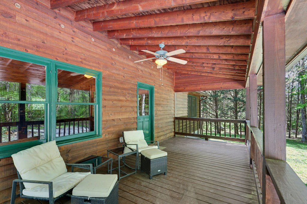 8 Stoney Brook Trail