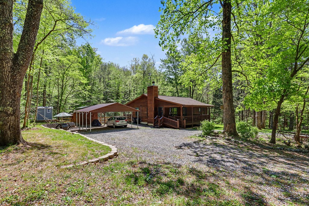8 Stoney Brook Trail
