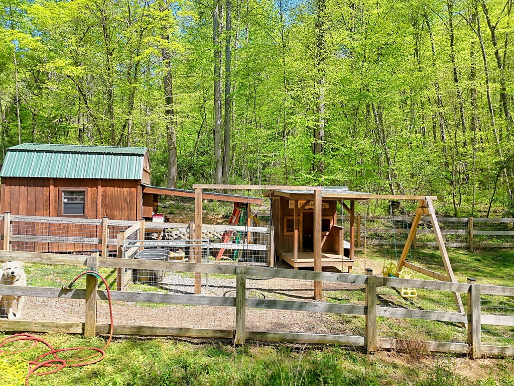 8 Stoney Brook Trail