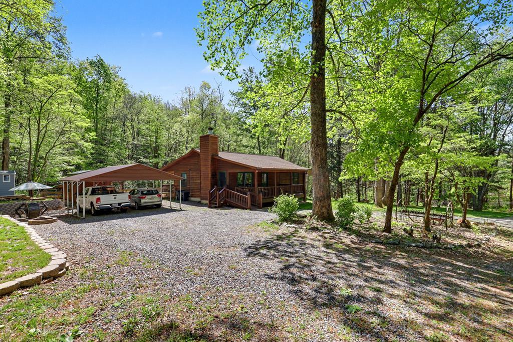 8 Stoney Brook Trail