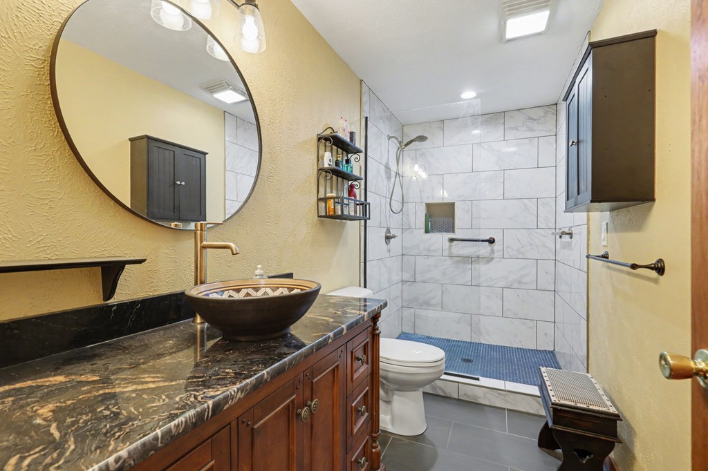 8 Stoney Brook Trail