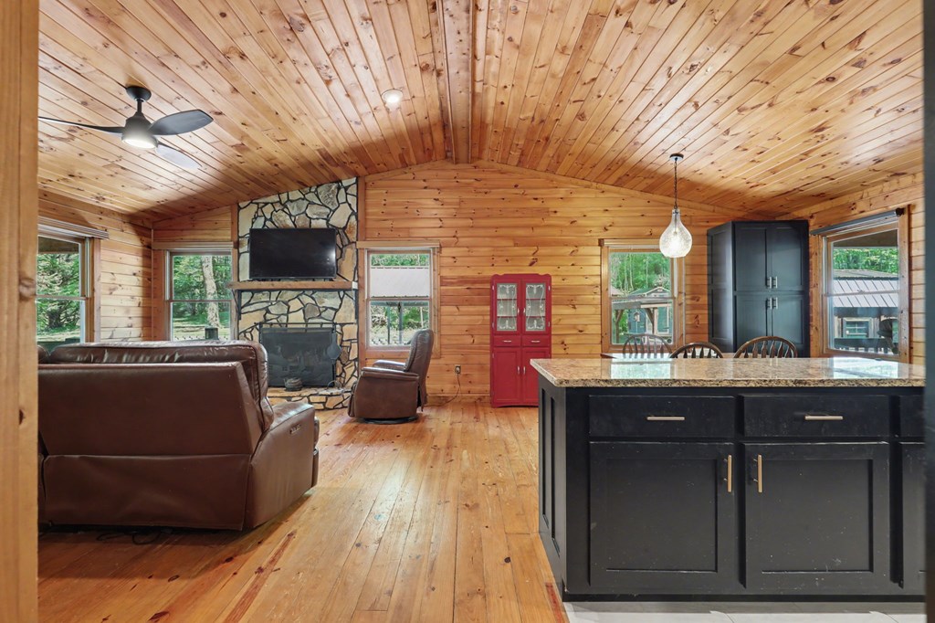 8 Stoney Brook Trail