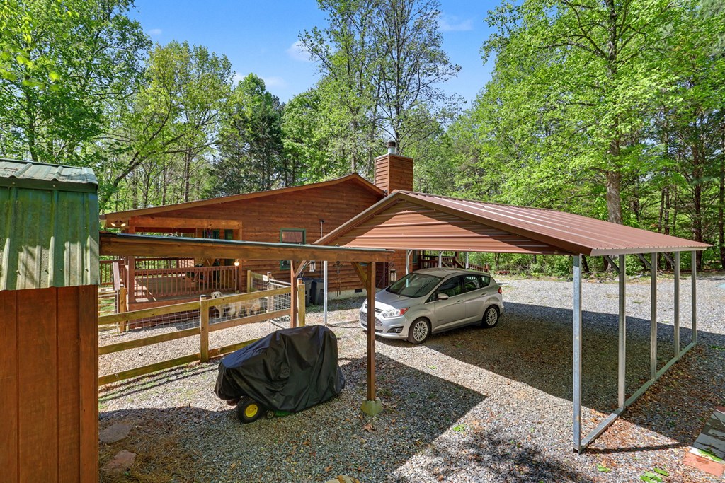 8 Stoney Brook Trail