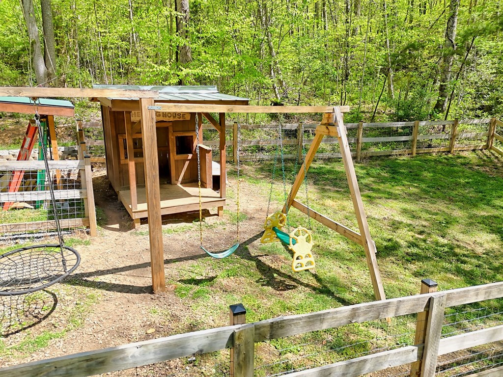 8 Stoney Brook Trail