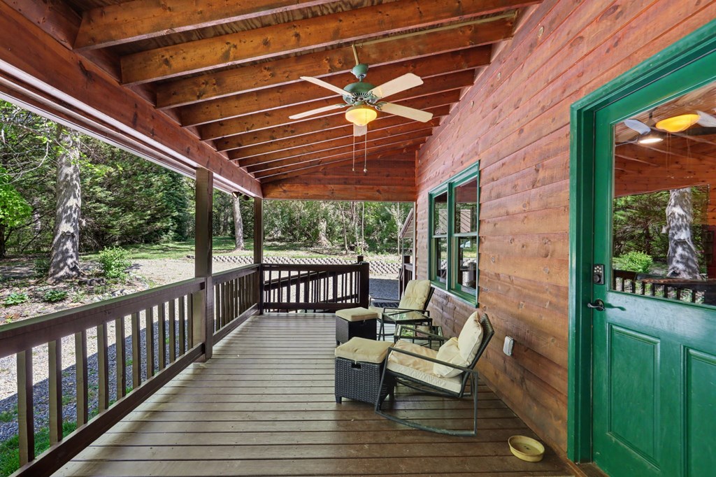 8 Stoney Brook Trail