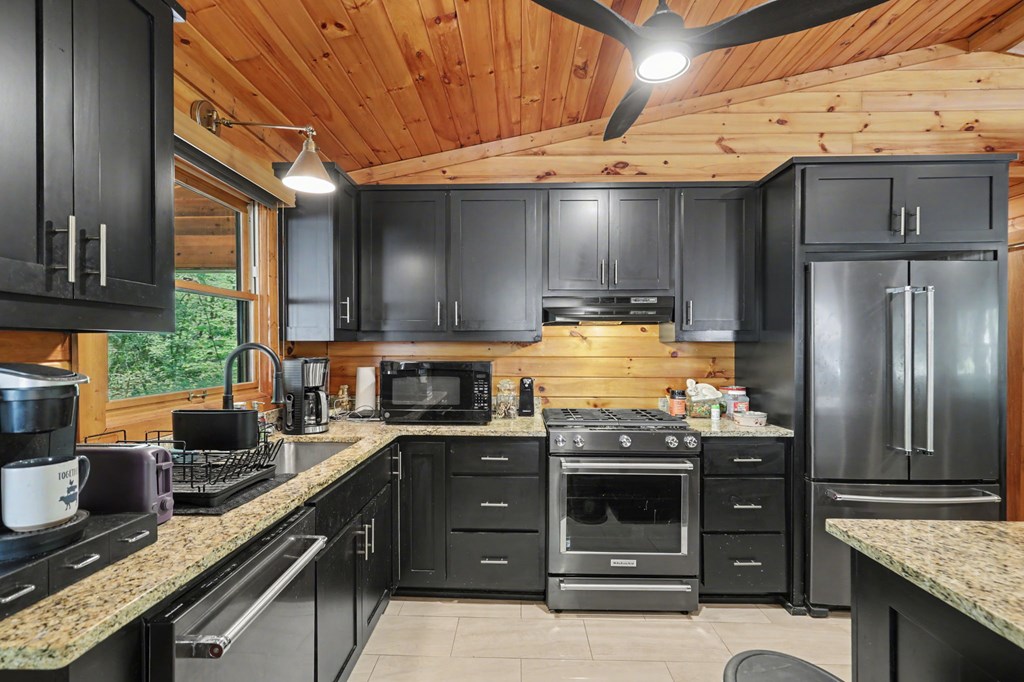 8 Stoney Brook Trail
