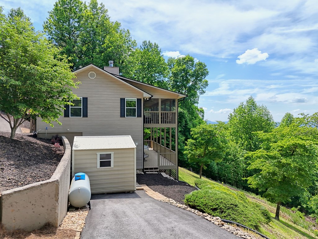 1157 Summit Way