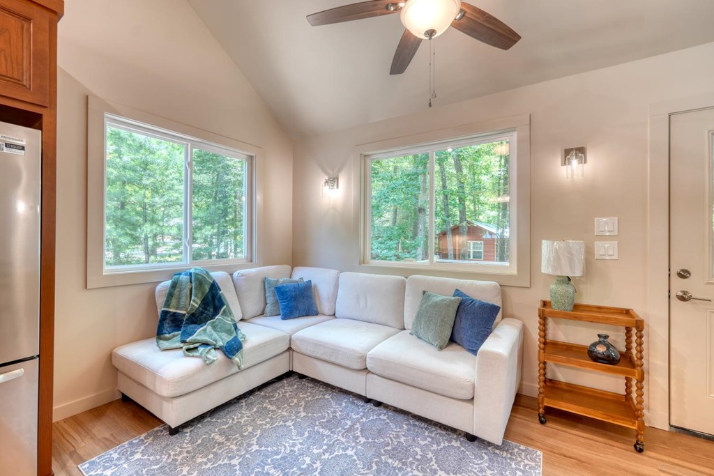 246 Chimney Ridge