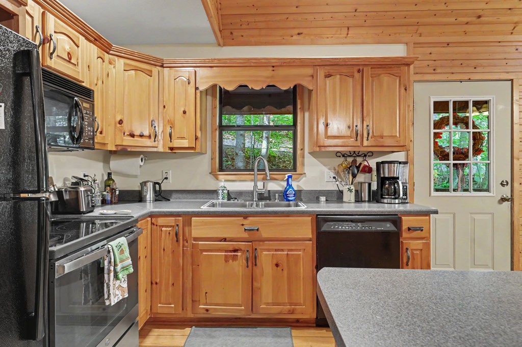 1411 Bradley Road
