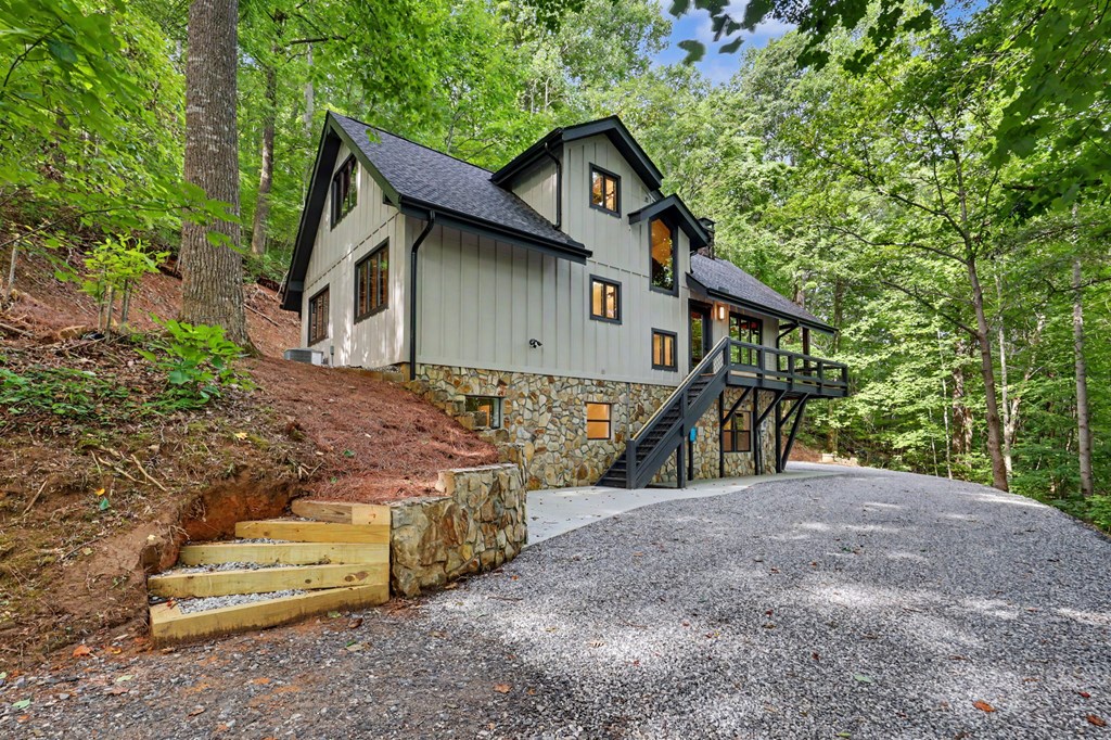 1583 Spring Cove Road