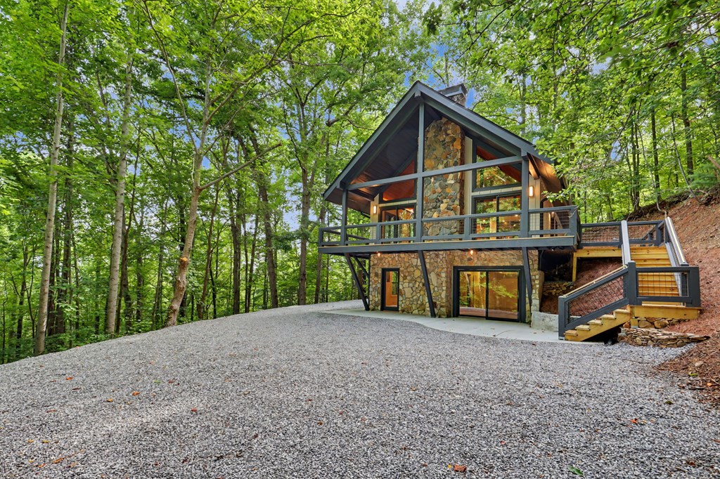 1583 Spring Cove Road