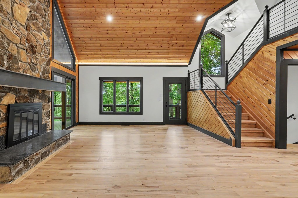 1583 Spring Cove Road