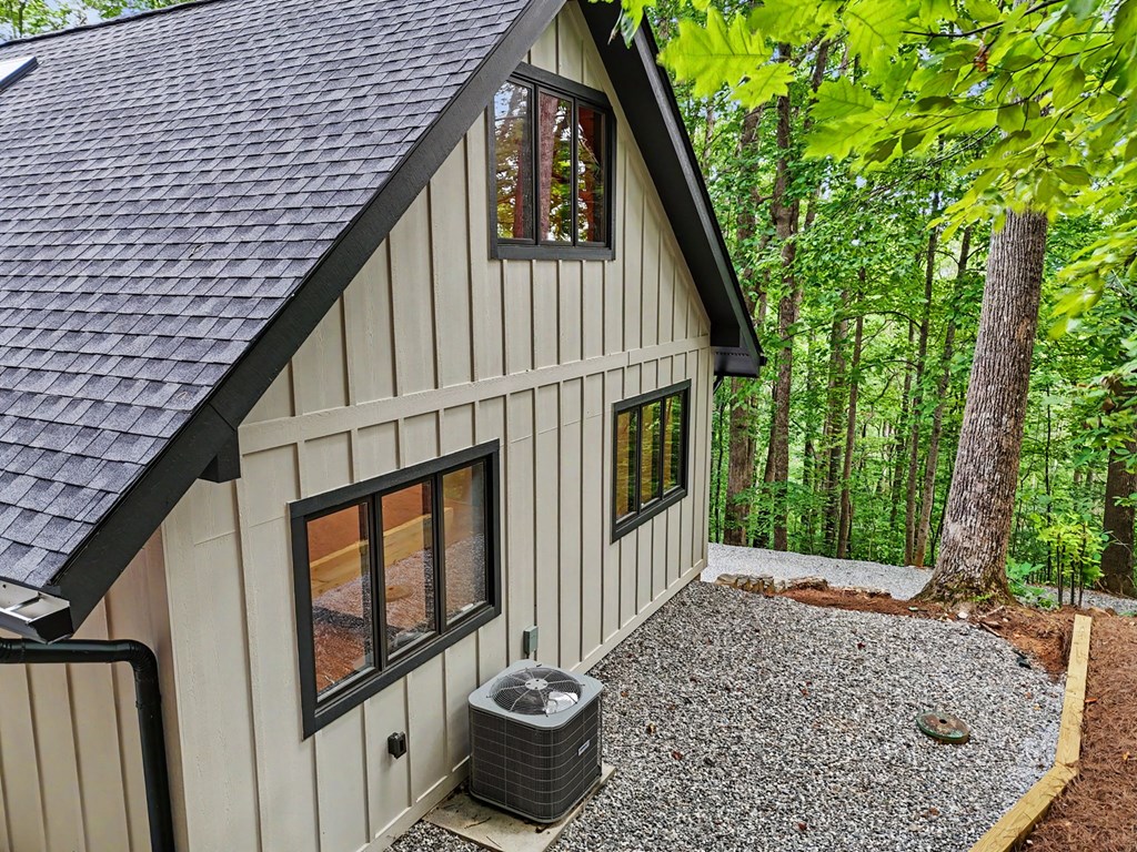 1583 Spring Cove Road