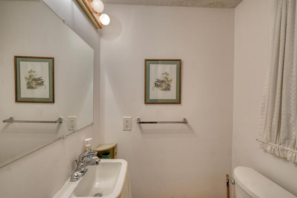 1710 Summit Trail