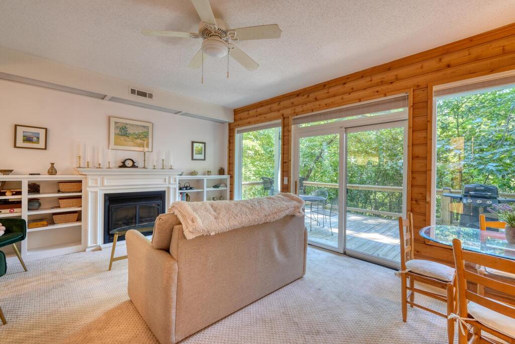 1710 Summit Trail