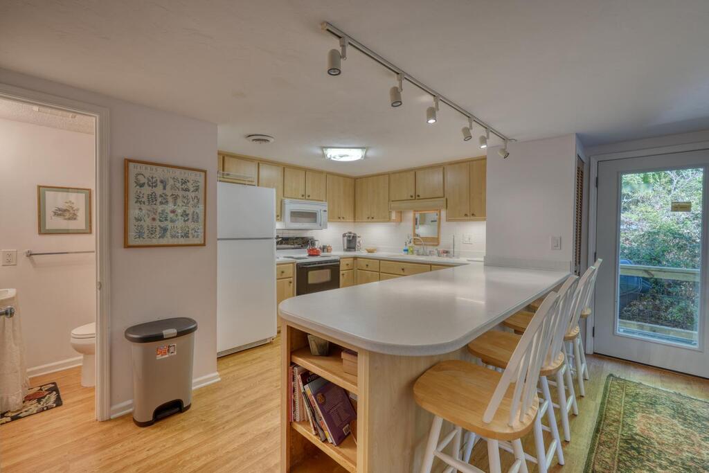 1710 Summit Trail