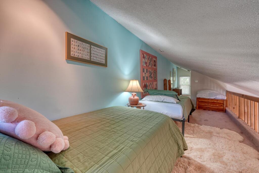 1710 Summit Trail