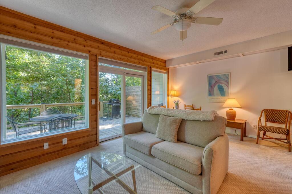 1710 Summit Trail