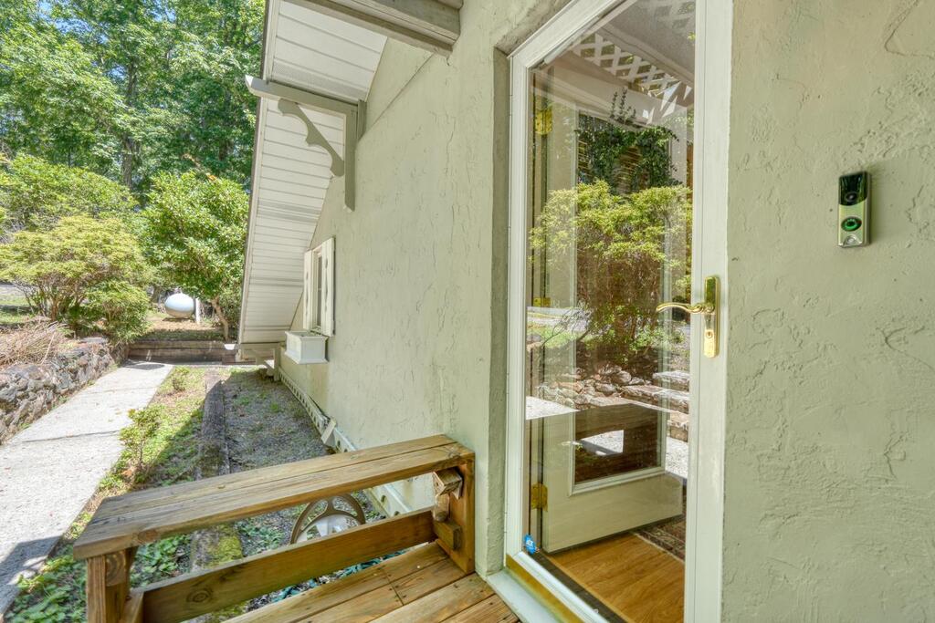 1710 Summit Trail